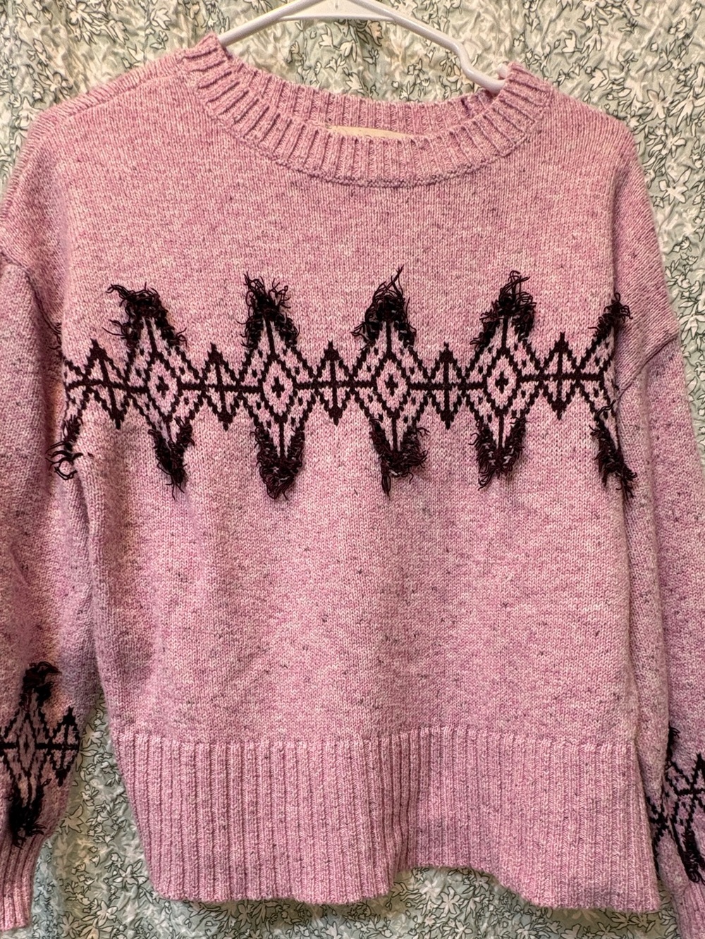 LOFT Petite Medium
Women’s Pink Patterned Crewneck Sweater
